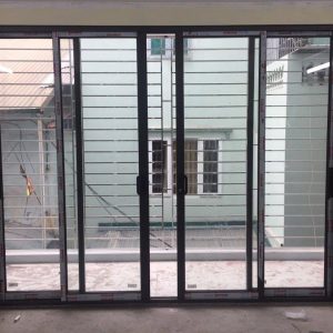 Cửa đi mở trượt 4 cua di mo truot 4 canh nhom xingfa 7 JMQi7SXG
