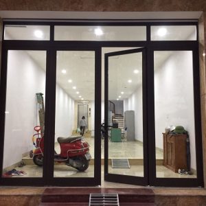 Cửa đi mở quay 3 cua nhom xingfa 141