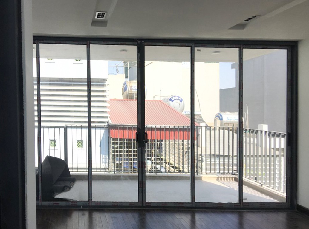 cửa đi mở trượt lùa 6 cánh nhôm xingfa 5swindow cuadimotruotlua6canhnhomxingfa5swindow 4 2956